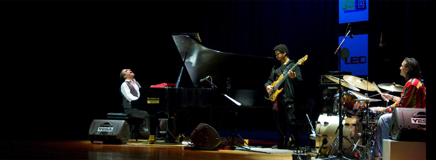 Fahir Atakoğlu - Anthony Jackson - Horacio 'El Negro' Hernandez