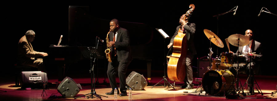 Mulgrew Miller Trio feat. Tim Green