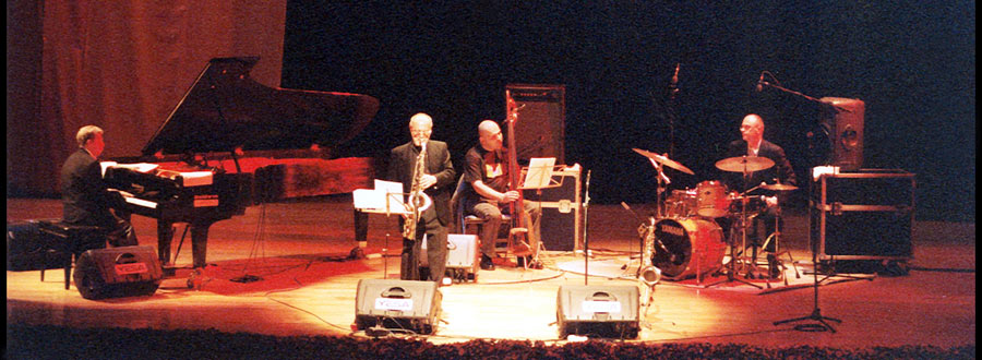 Janusz Muniak Trio ve Tuna Ötenel